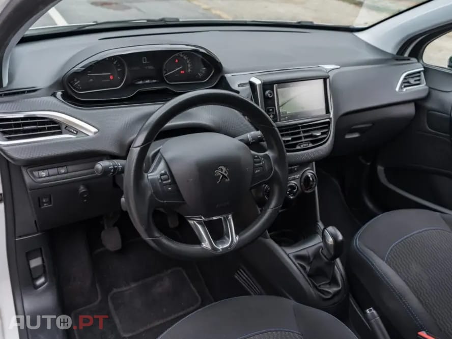 Peugeot 208 1.2 PureTech Signature