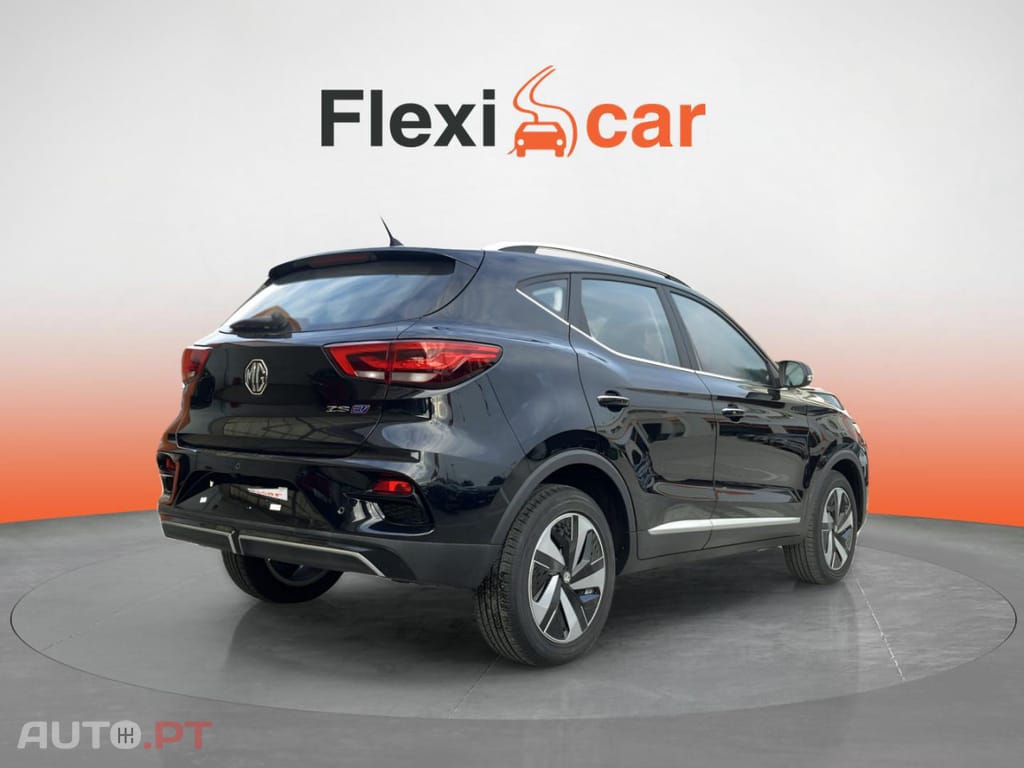 MG ZS EV 72.6 kWh Luxury OBC 11 KW
