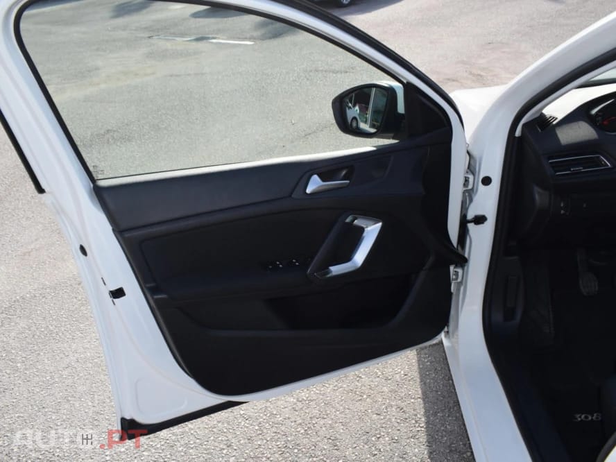 Peugeot 308 1.5 BlueHDi Business Line