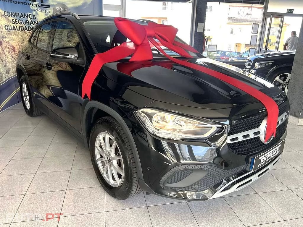 Mercedes-Benz GLA 180 7G-DCT Progressive