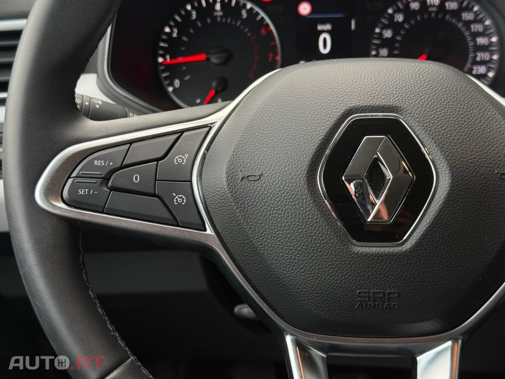 Renault Clio 1.0 TCe Intens CVT