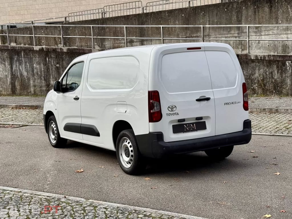 Toyota Proace City  L2 1.5D - 3 Lugares