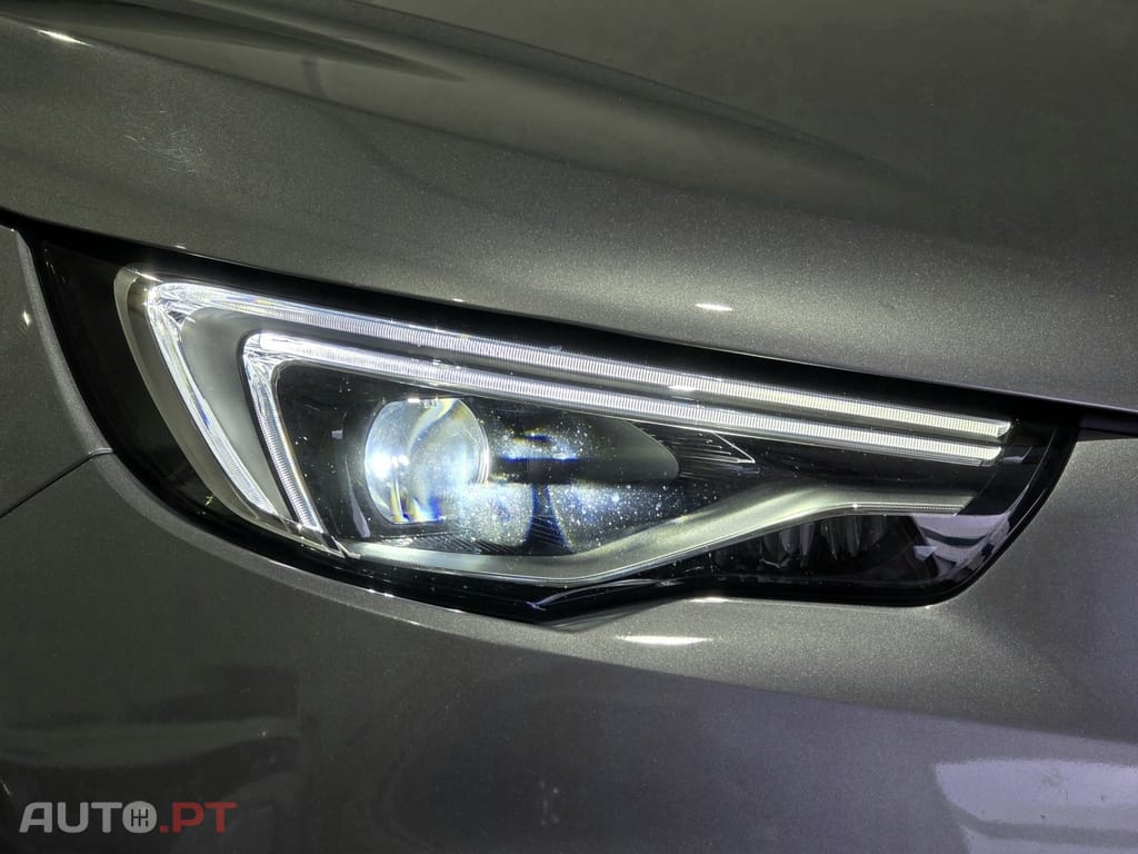 Opel Grandland (X) 1.6 T PHEV Design & Tech