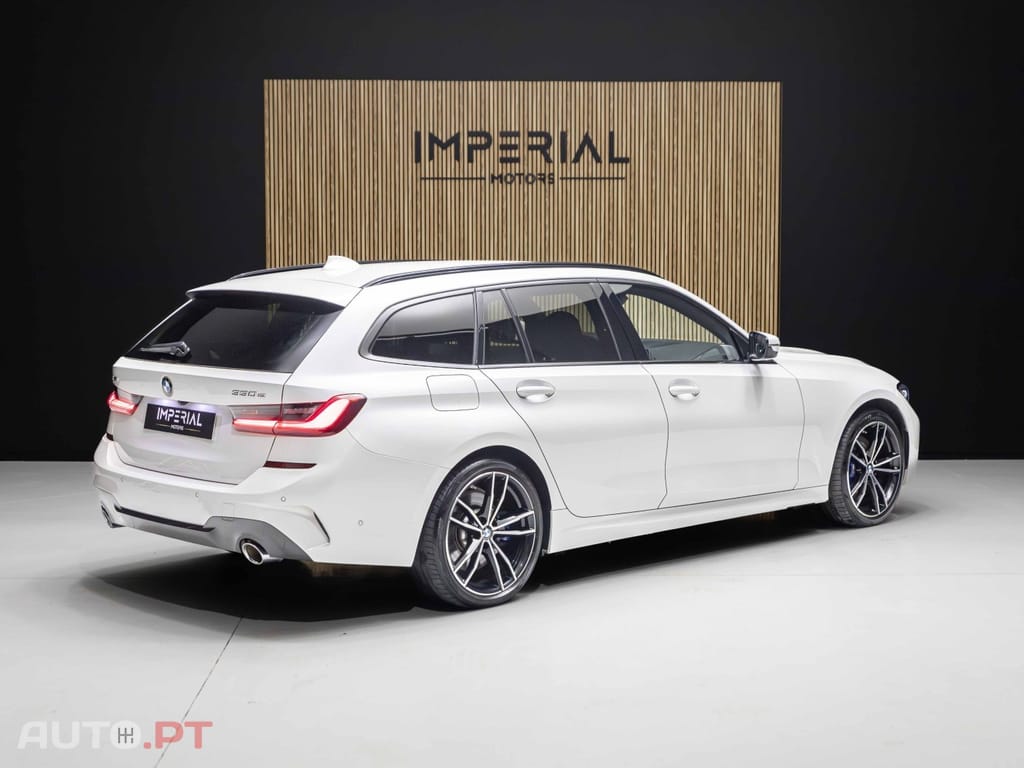 BMW 330 e Touring Pack Desportivo M Pro Auto