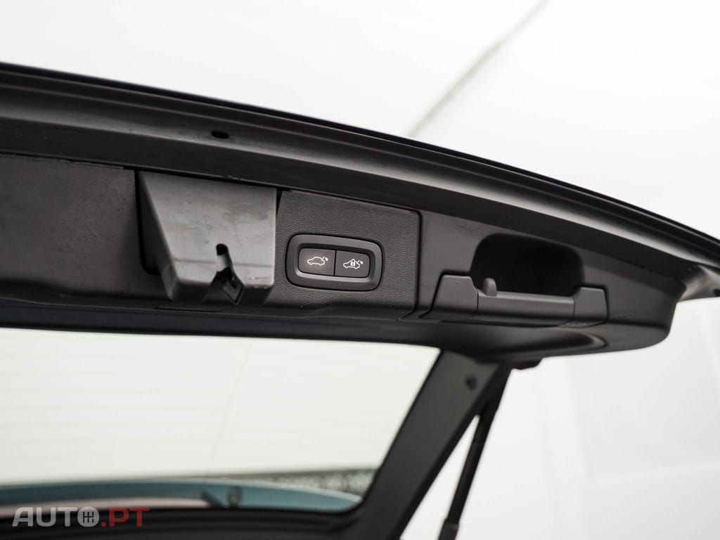 Volvo XC60 2.0 T6 PHEV Inscription Expression AWD