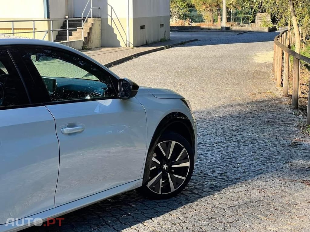 Peugeot 208 1.2 PureTech GT Line