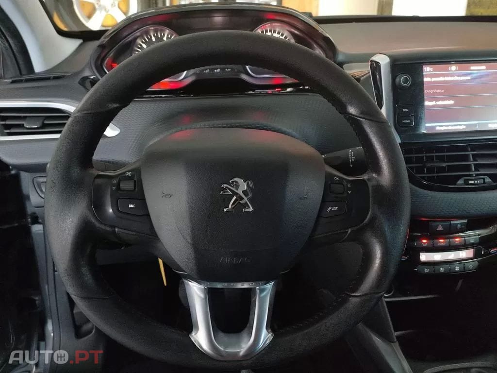Peugeot 2008 1.2 PureTech Allure