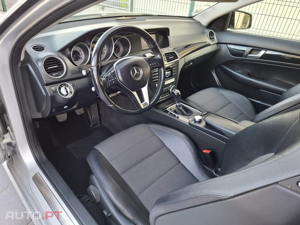 Mercedes-Benz C 220 AMG