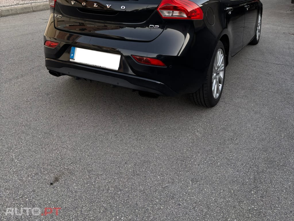 Volvo V40 D2