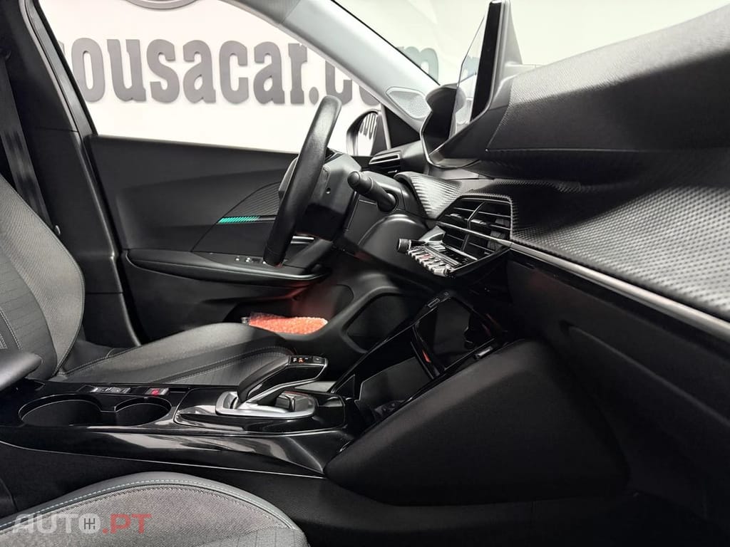 Peugeot E-2008 Allure