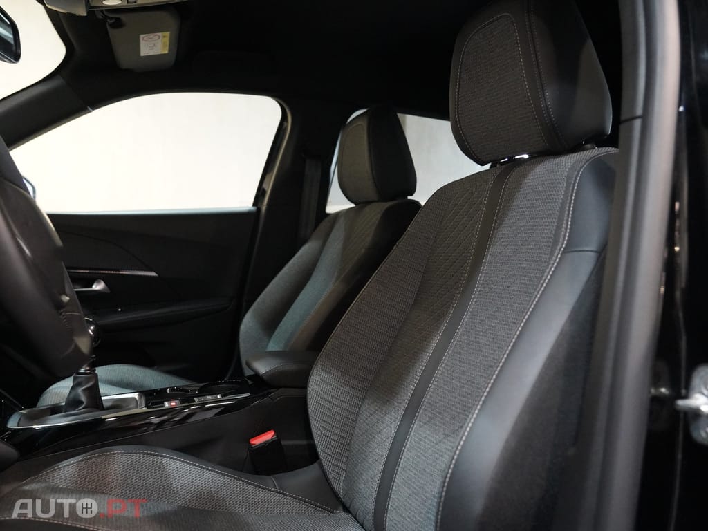 Peugeot 2008 1.2 PureTech Allure