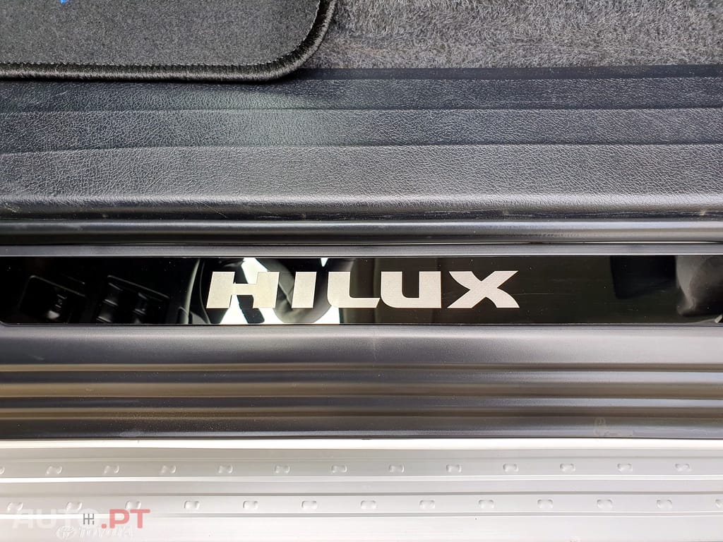 Toyota Hilux 2.4 D-4D 4WD CD CM