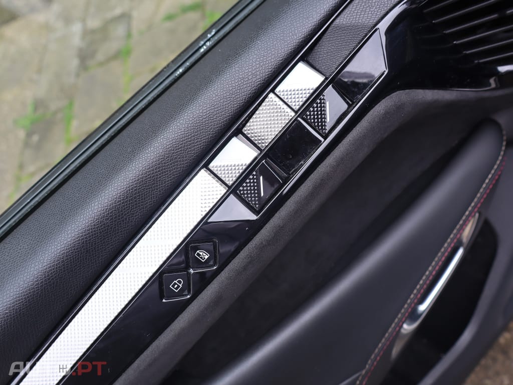 DS DS4 E-Tense Performance Line EAT8