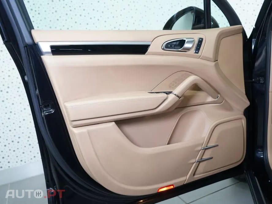 Porsche Cayenne 3.0 V6