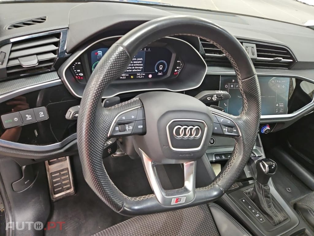 Audi Q3 45 TFSIe S line S tronic