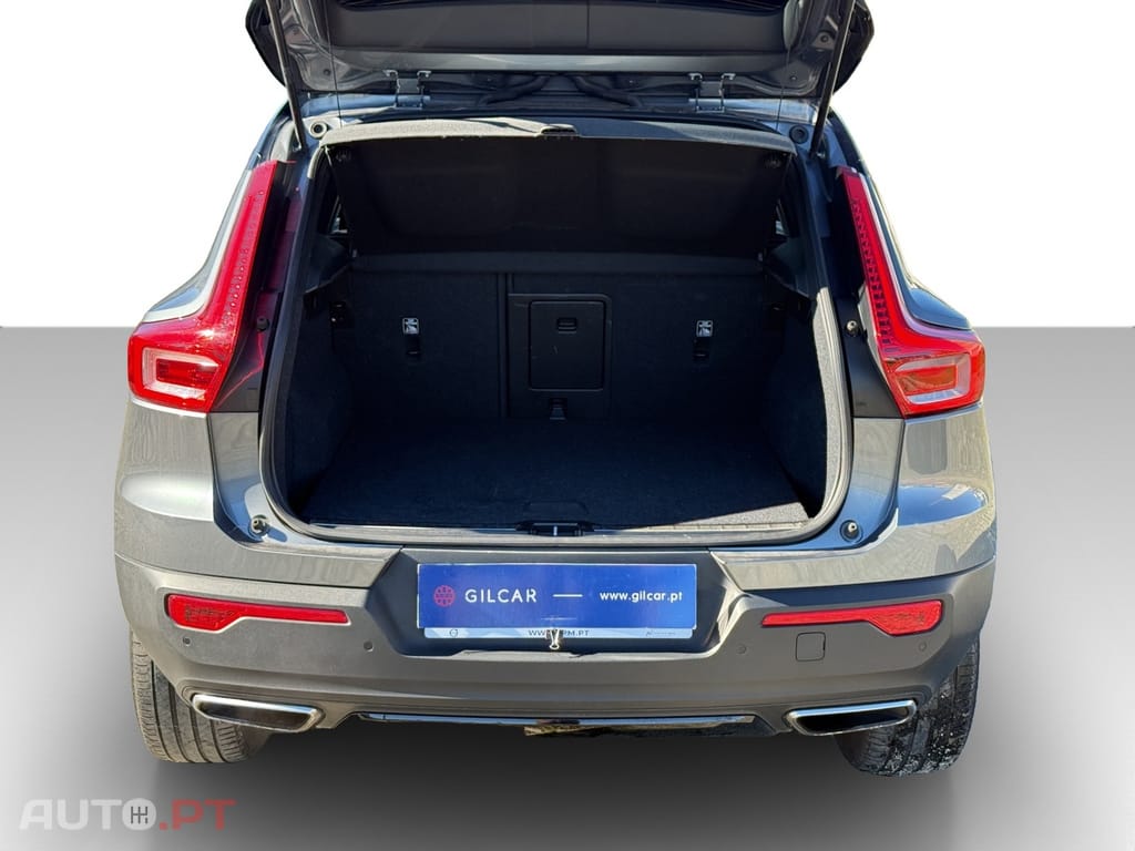 Volvo XC40 2.0 T4 R-Design