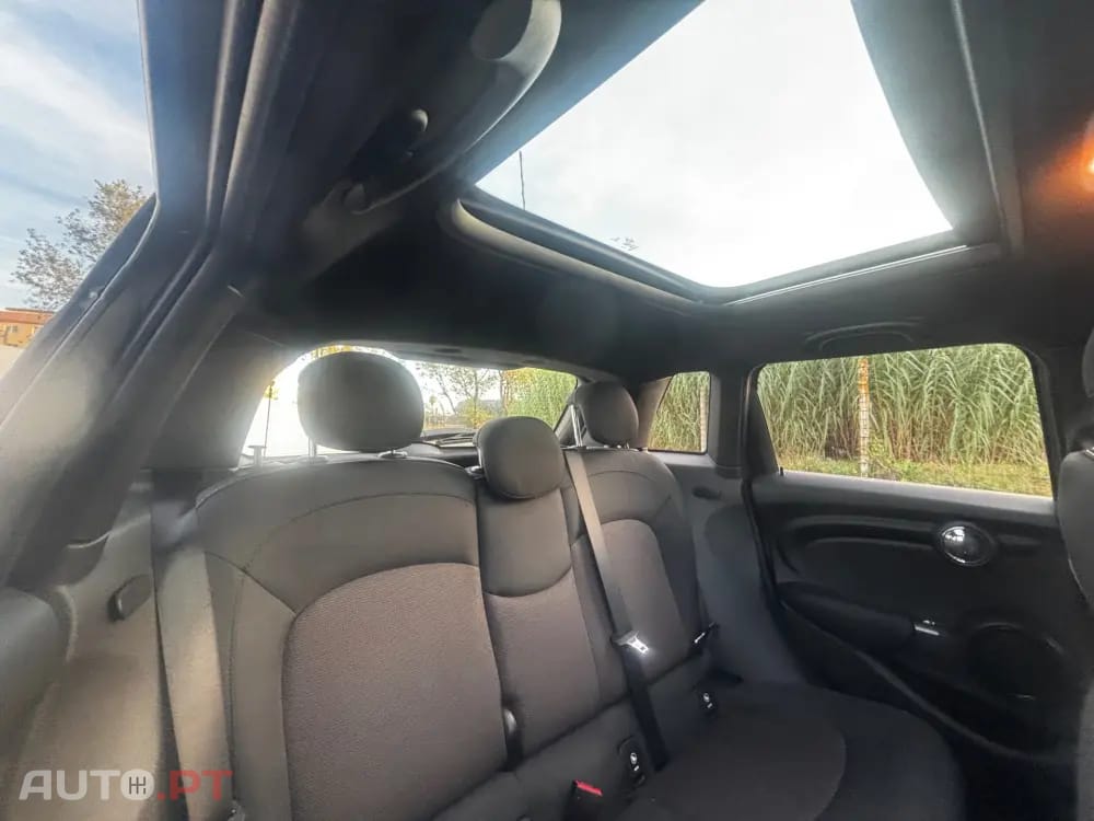 MINI Cooper Cooper Premium Yours Auto