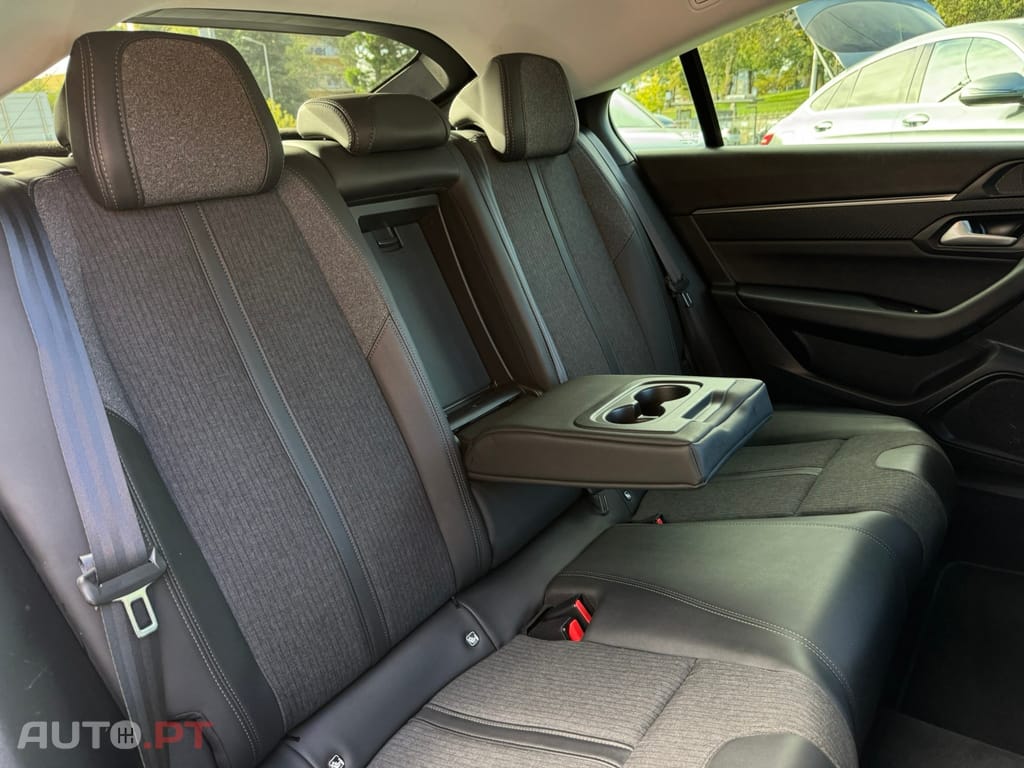 Peugeot 508 1.6 Hybrid Allure Pack e-EAT8