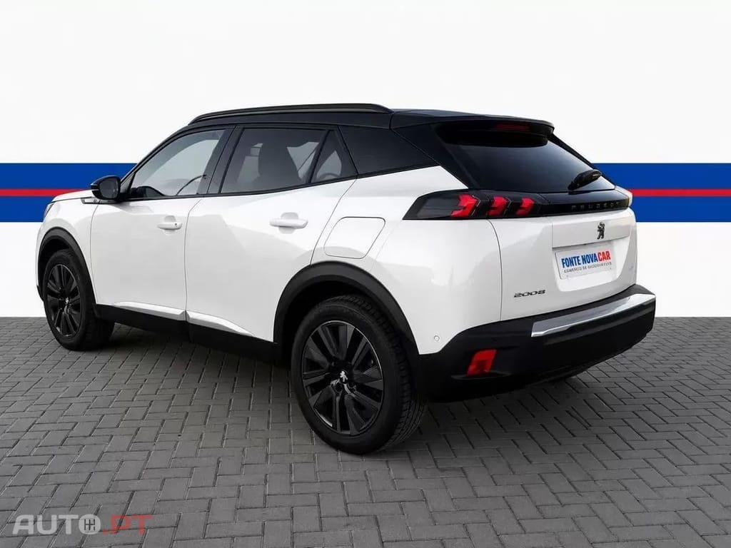 Peugeot e-2008 GT Pack — fotografia 10