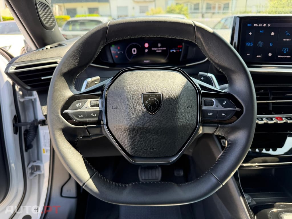 Peugeot 2008 1.2 Hybrid Allure e-DCS6