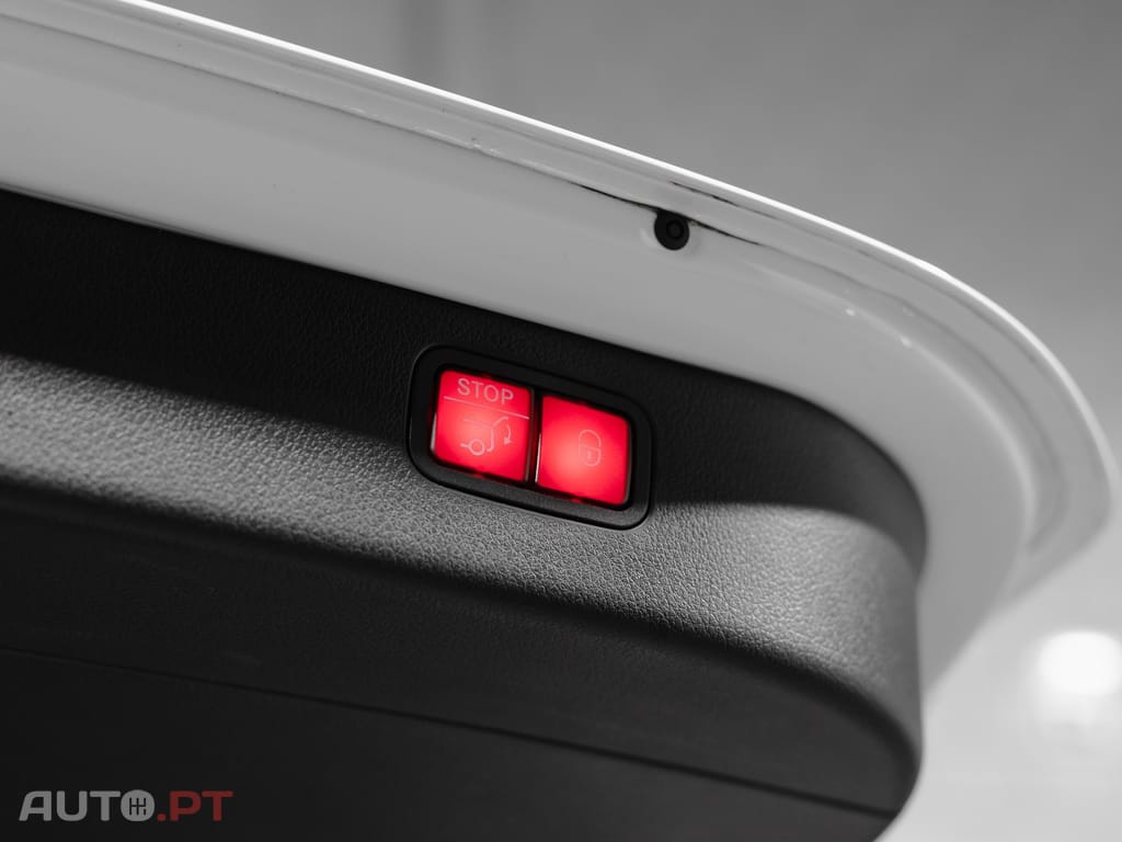 Mercedes-Benz C 300 e AMG Line