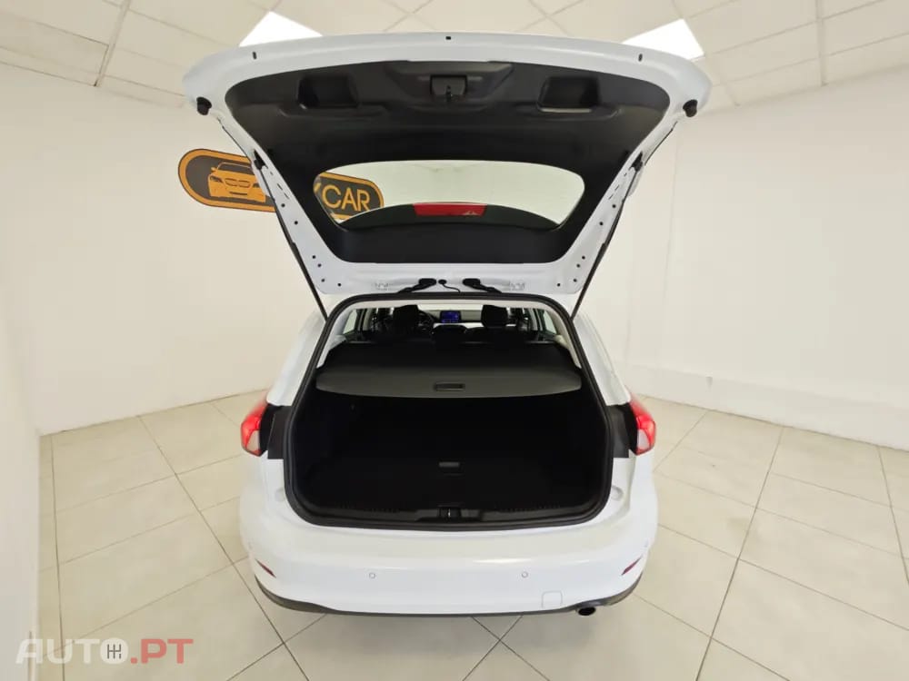Ford Focus SW 1.0 EcoBoost MHEV Connected