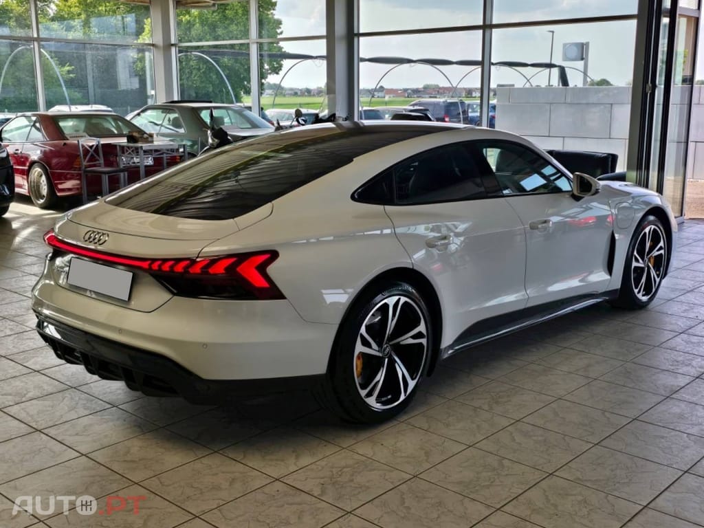 Audi E-Tron GT quattro