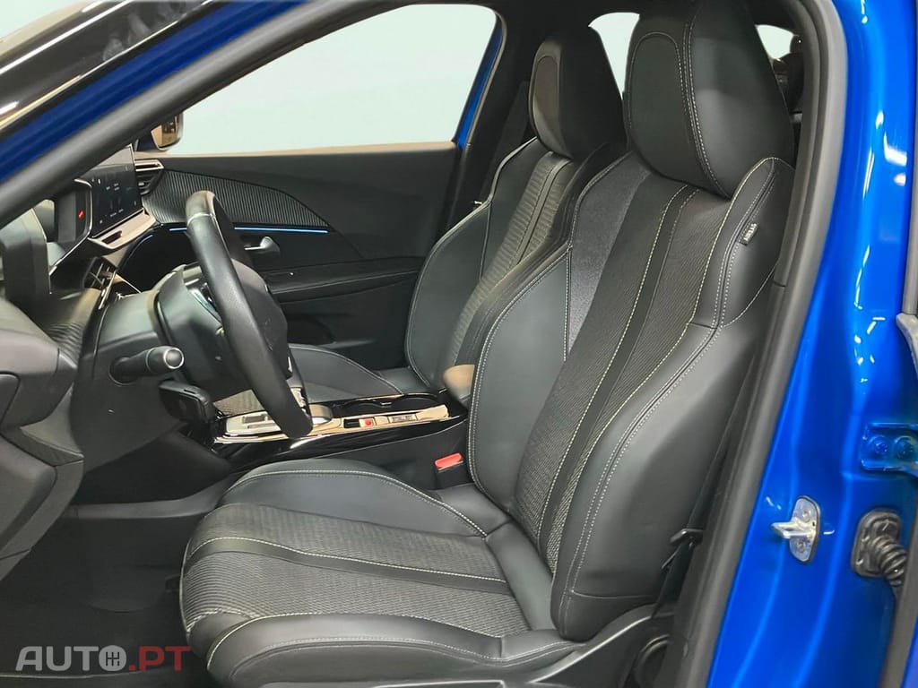 Peugeot E-2008 50 kWh GT