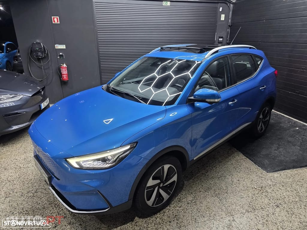 MG ZS EV 72.6 kWh Luxury OBC 11 kW