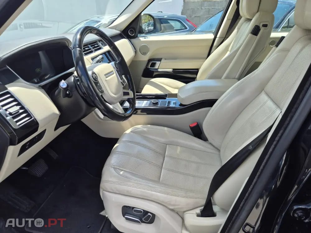 Land Rover Range Rover 4.4 SDV8 Vogue