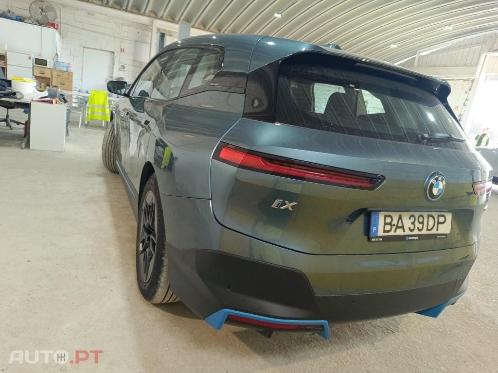 BMW iX xDrive 40
