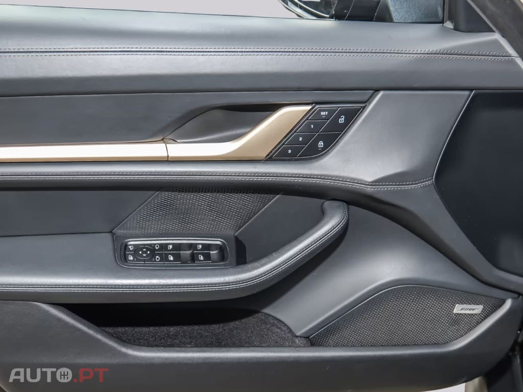 Porsche Taycan Turbo I.V.A DEDUTIVEL 