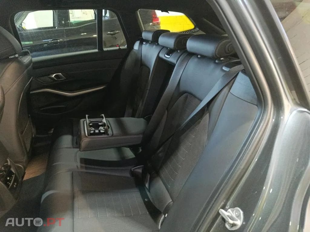 BMW 320 i Touring