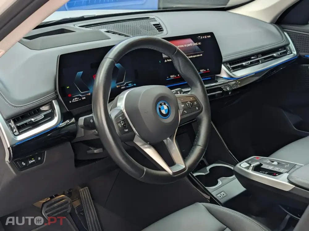 BMW X1 xDrive25e xLine — fotografia 36