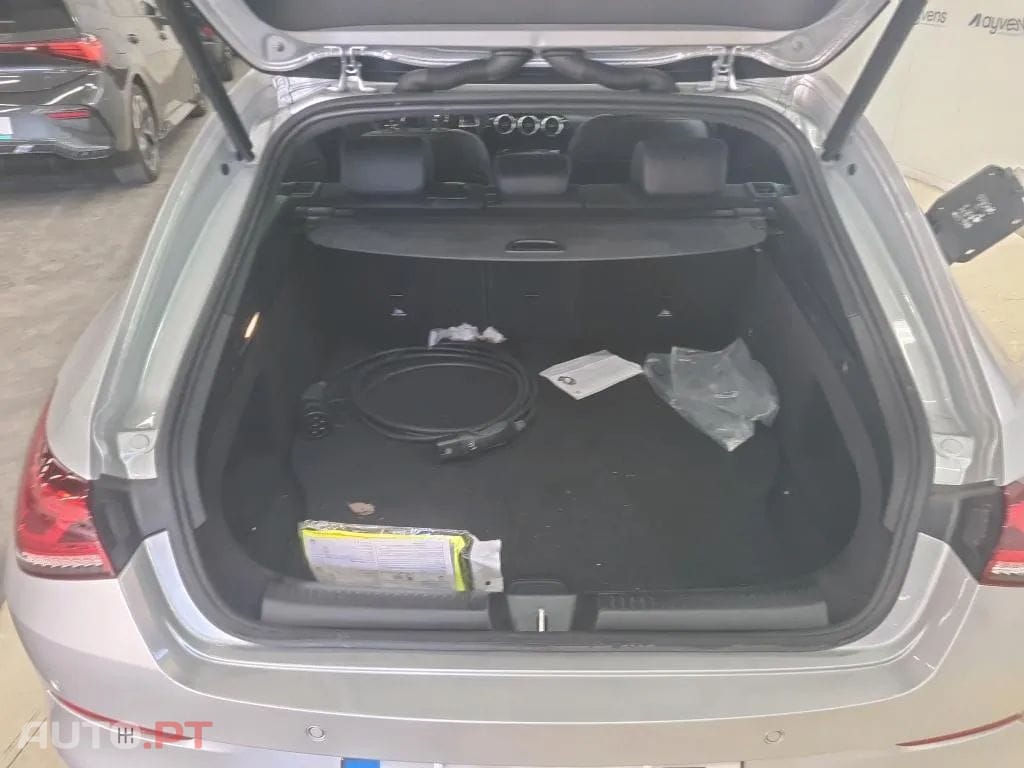 Mercedes-Benz CLA 250 e Shooting Brake Style Plus