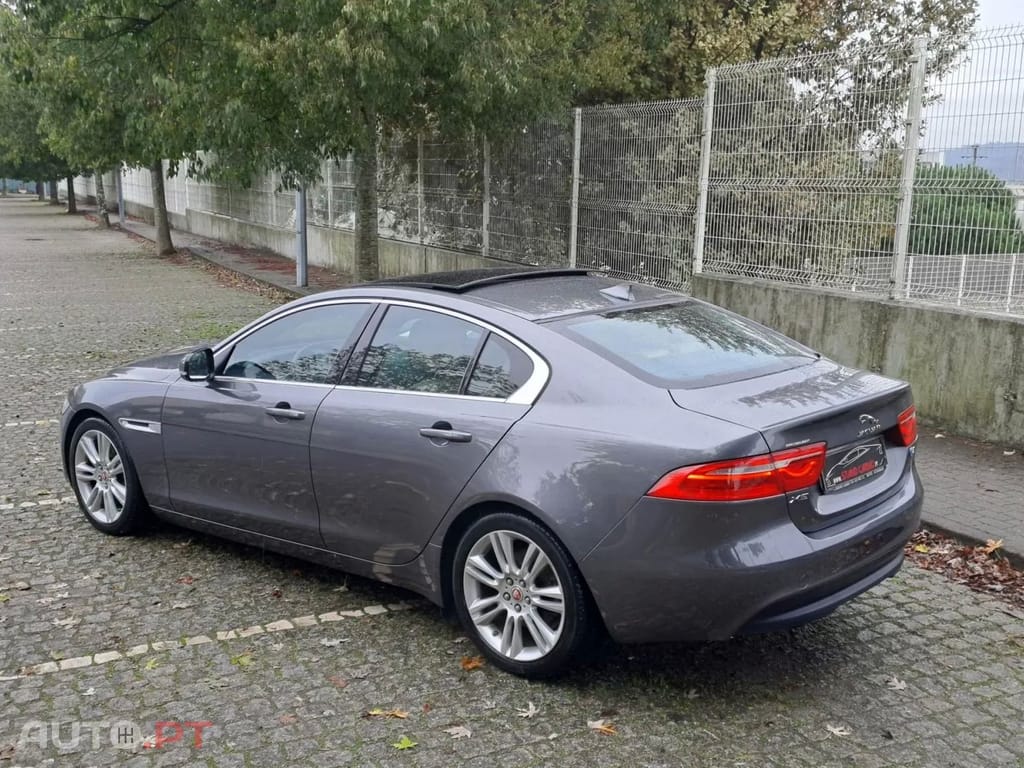 Jaguar XE 2.0 D Prestige Aut.