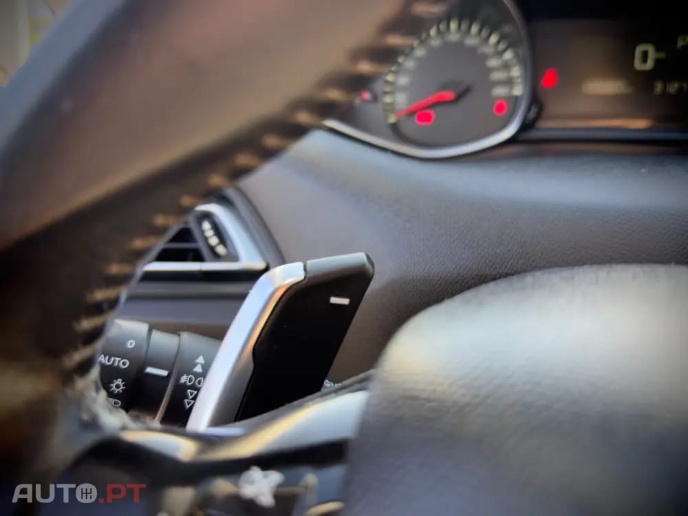 Peugeot 308 1.2 PureTech Allure EAT8