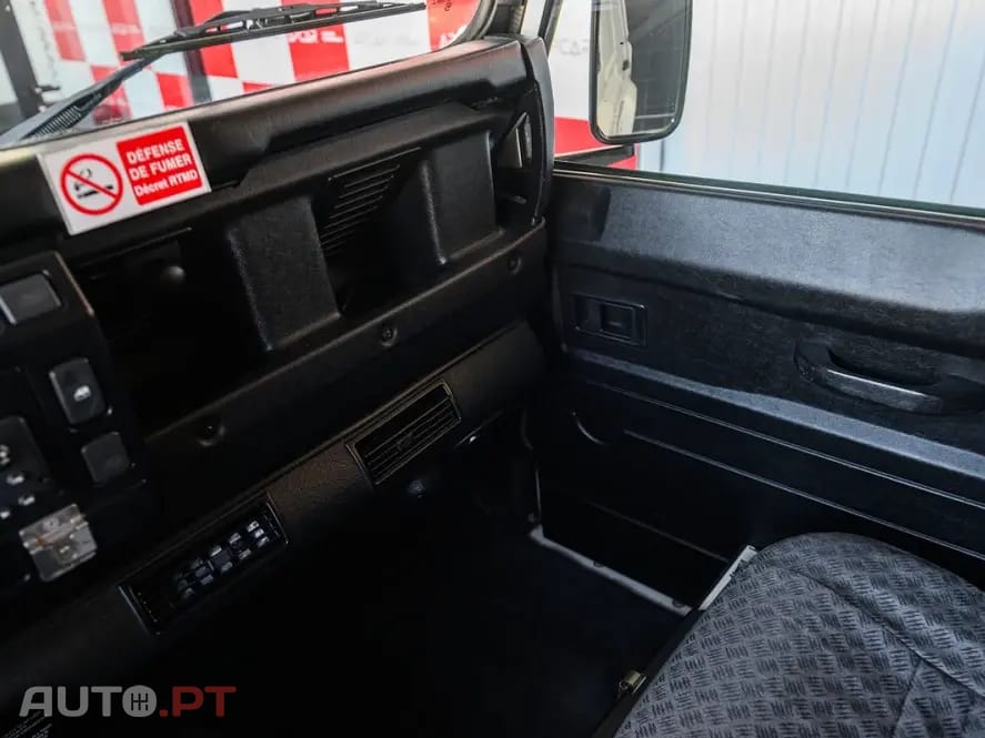 Land Rover Defender 90 SW 2.5 Td5 E