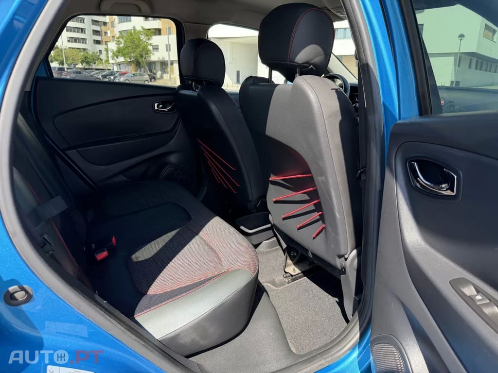 Renault Captur 1.2 TCe EDC Energy — fotografia 16