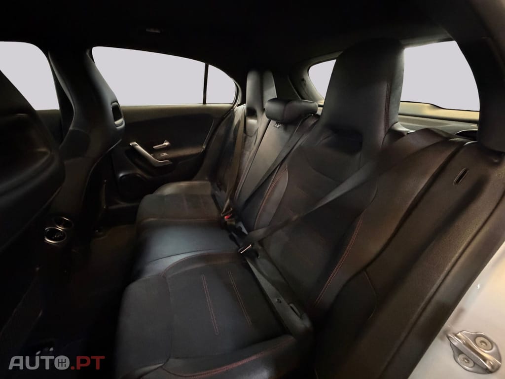Mercedes-Benz A 250 AMG Premium I.V.A DEDUTIVEL