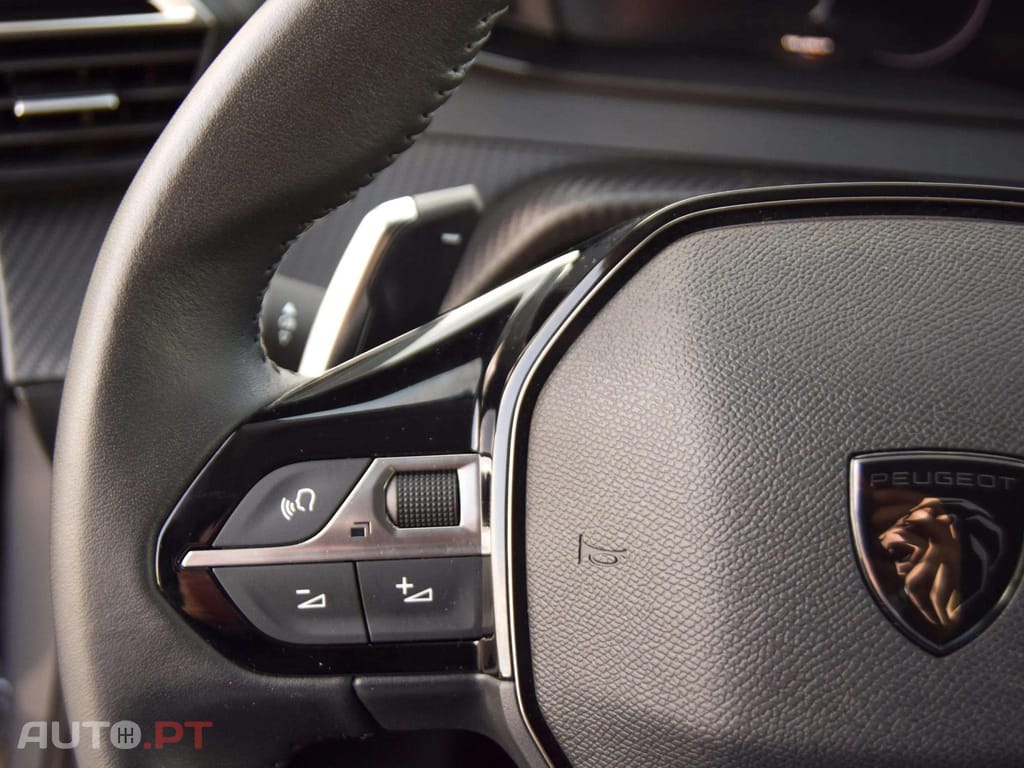 Peugeot 208 1.2 Hybrid Allure e-DCS6