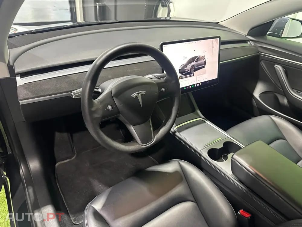 Tesla Model 3 Standard RWD