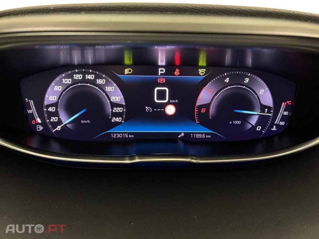 Peugeot 5008 1.5 BlueHDi Allure EAT8