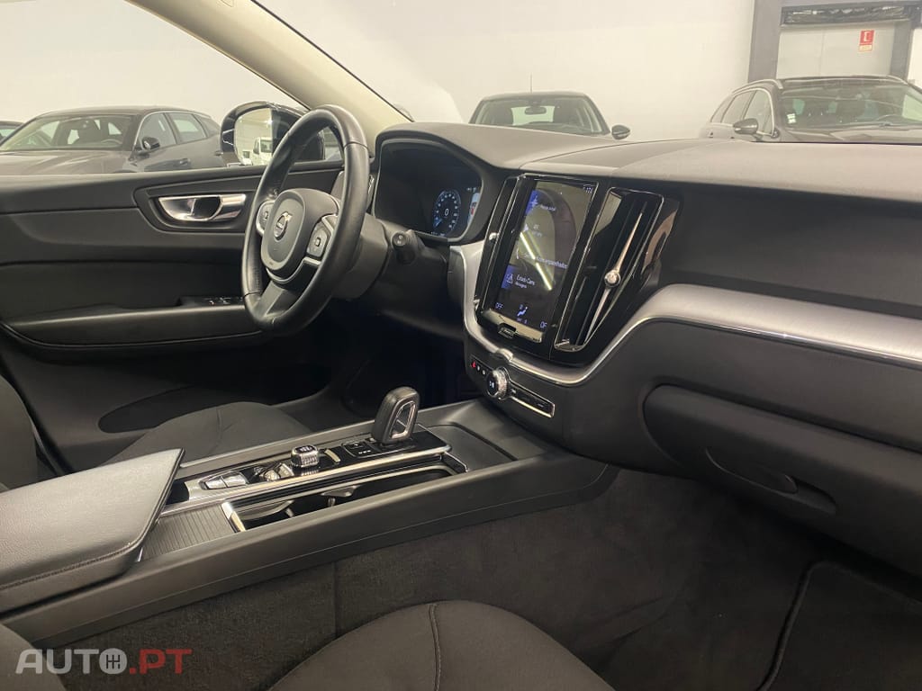 Volvo XC60 2.0 B4 R-Design Geartronic