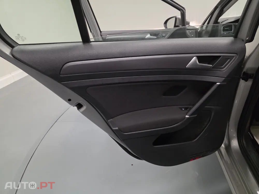 Volkswagen Golf 1.6 TDI CONFORTLINE