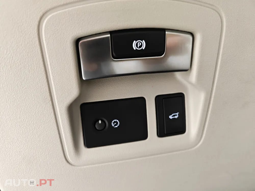 Land Rover Velar 2.0 D R-Dynamic