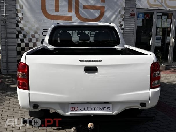 Mitsubishi L200 2.4 DI-D Club Invite CC 4WD