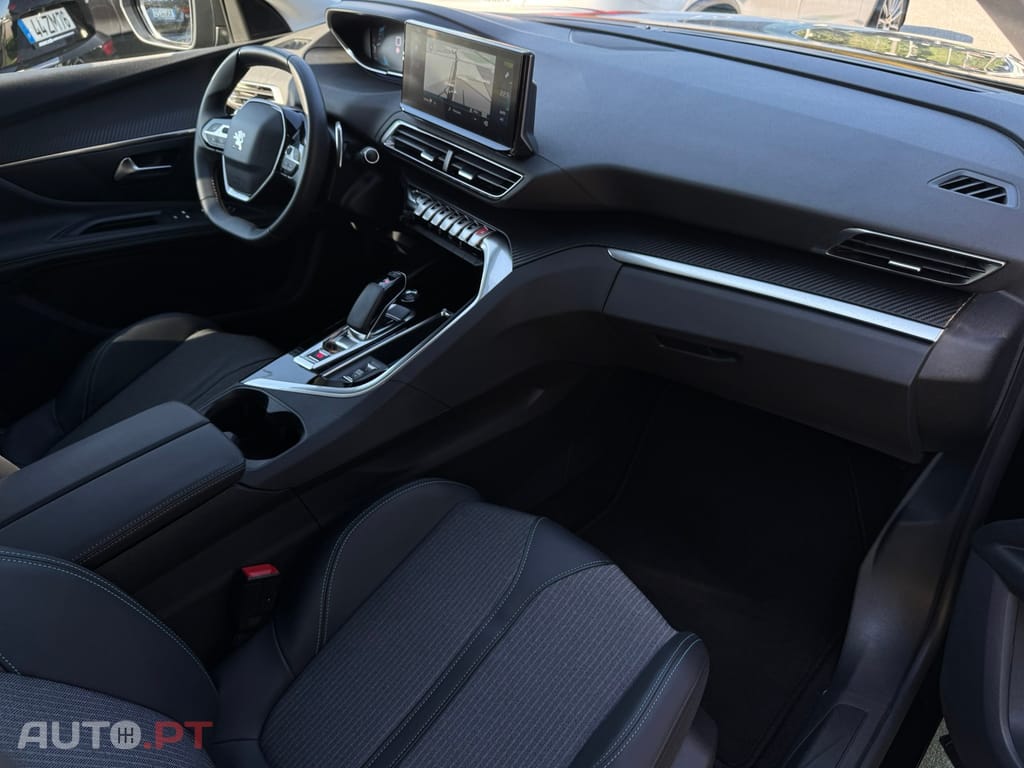 Peugeot 3008 1.6 Hybrid Allure e-EAT8