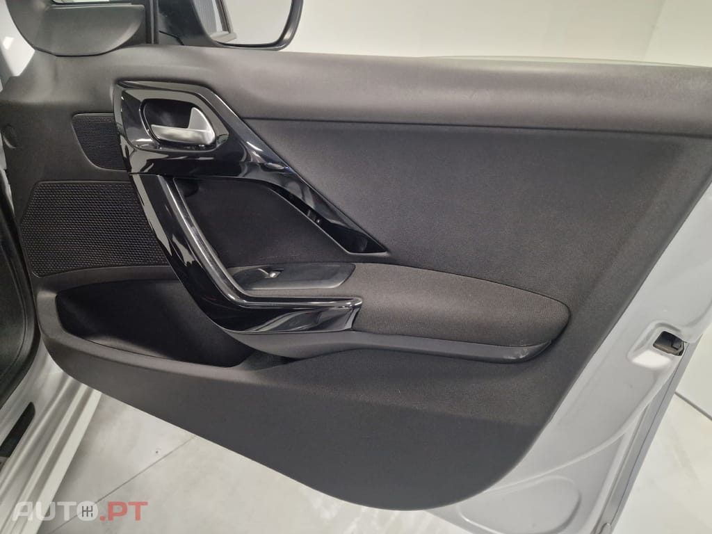 Peugeot 208 1.2 STYLE