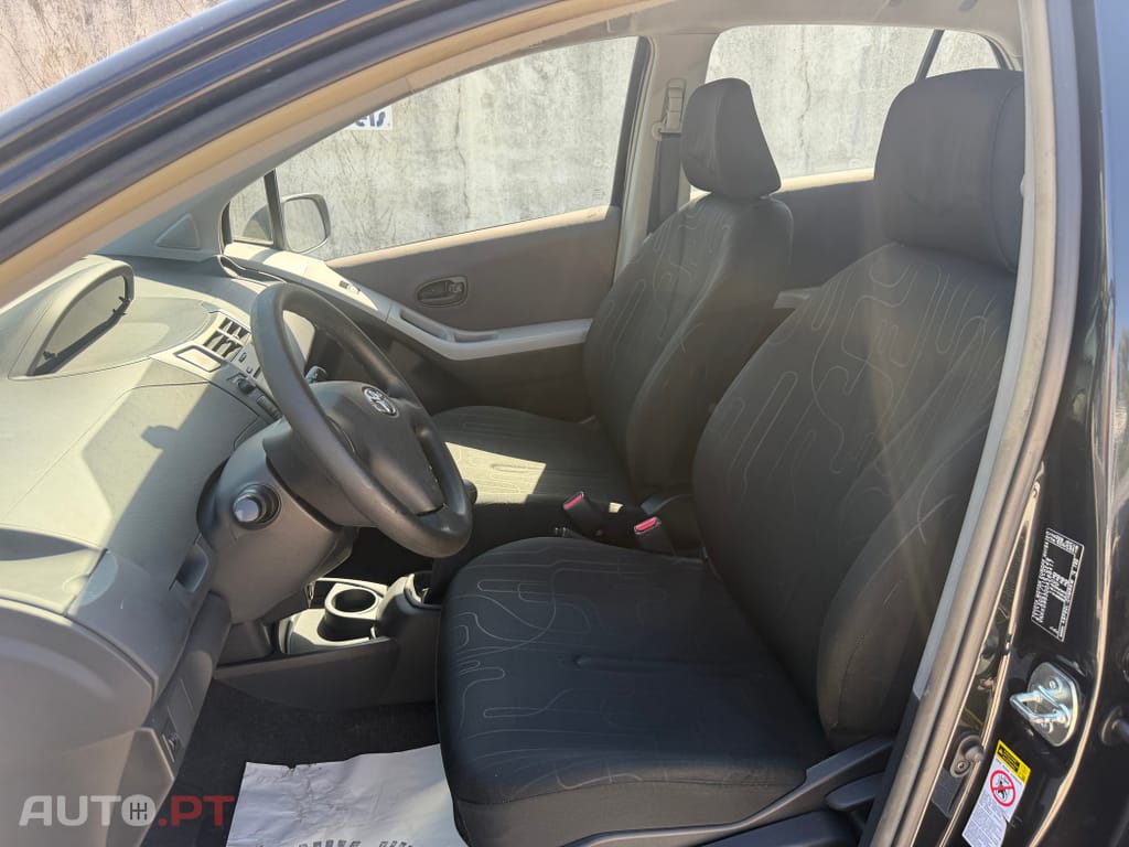 Toyota Yaris 1.0 VVT-i AC